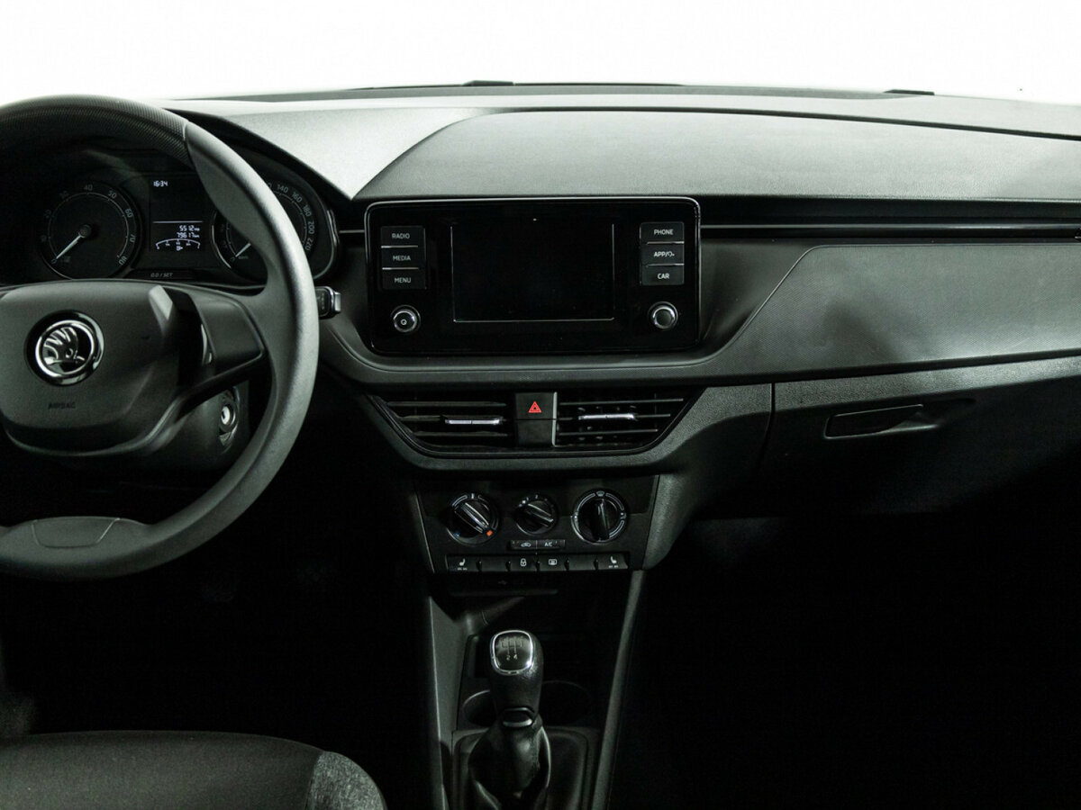 Skoda Rapid с пробегом — 2020 год. Фото: #12
