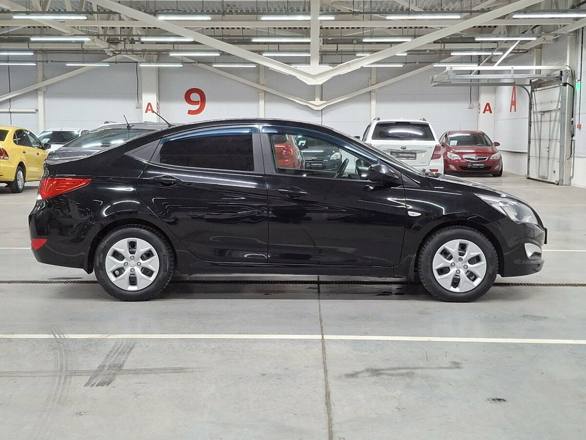 Hyundai Solaris с пробегом — 2016 год. Фото: #3