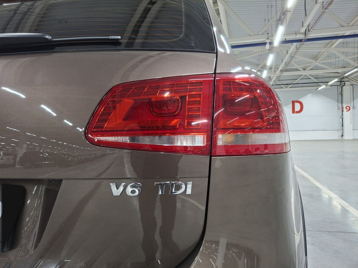 Volkswagen Touareg с пробегом — 2013 год. Фото: #8