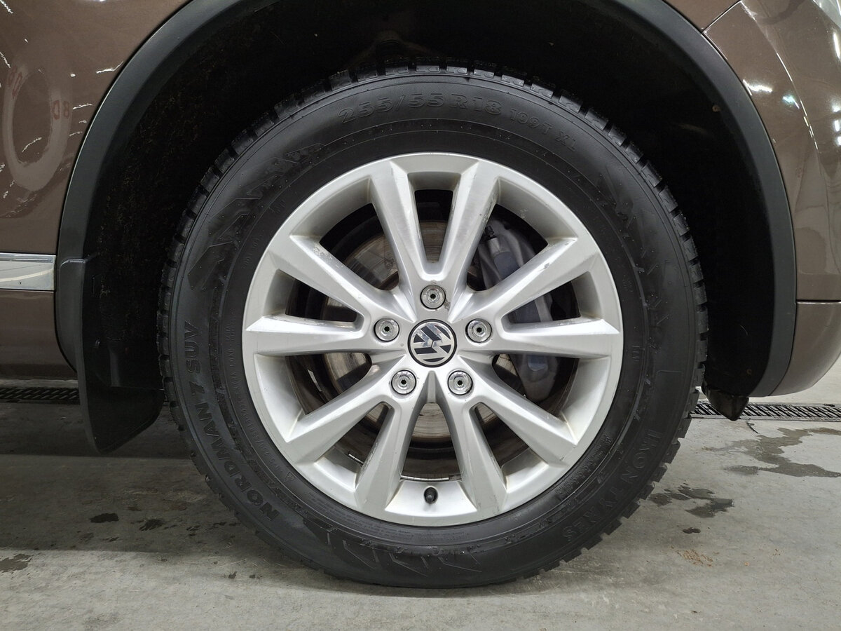 Volkswagen Touareg с пробегом — 2013 год. Фото: #17